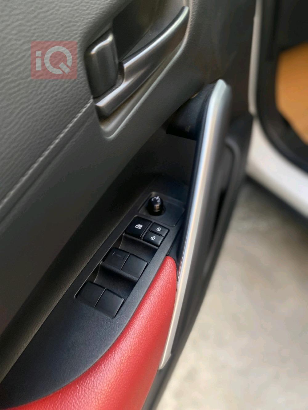 تۆیۆتا کۆرۆلا کرۆس